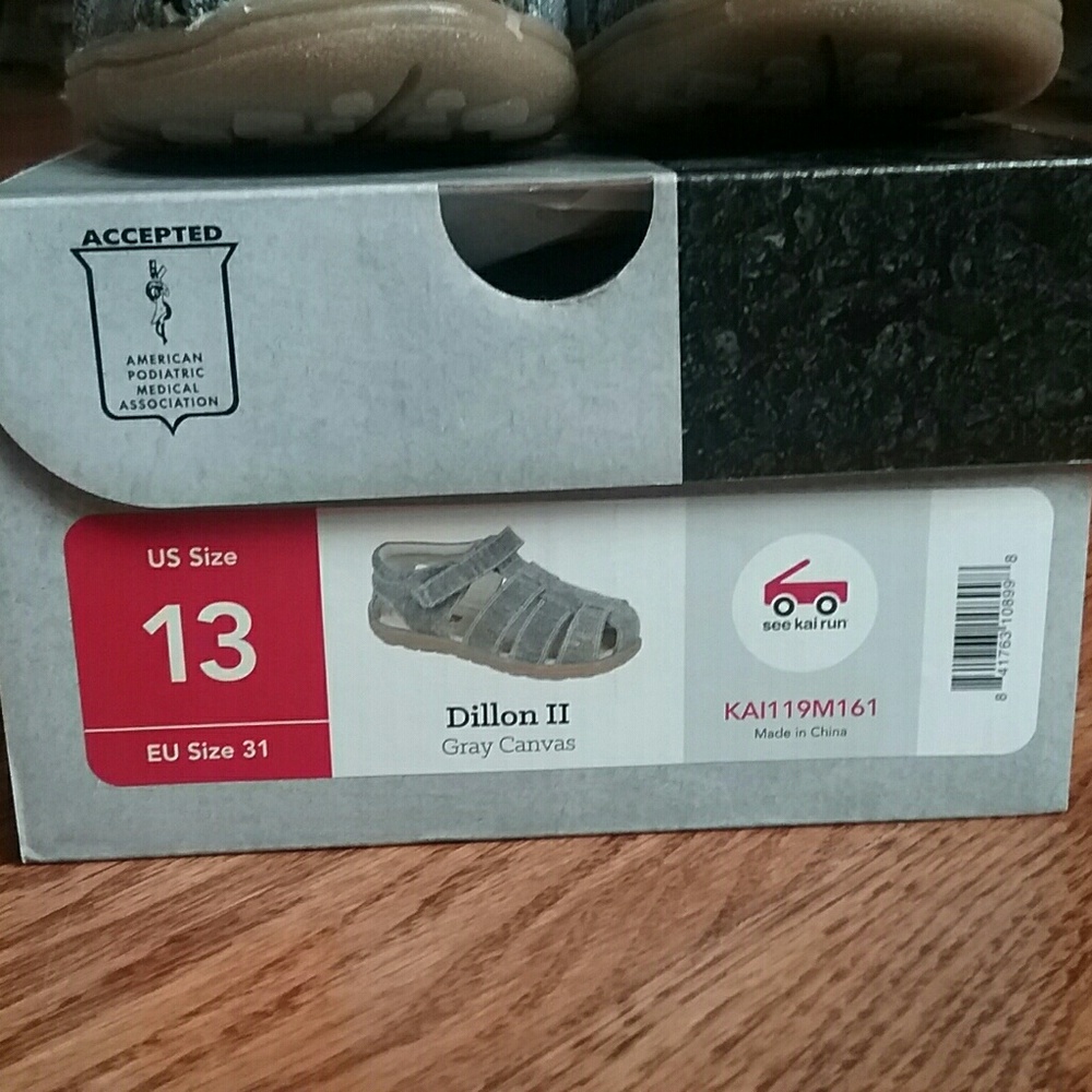 **SOLD** 🆕NEW See kai run gray canvas sandals - Picture 5 of 6